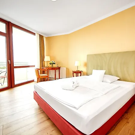 Cliff Ruegen מלון 4*